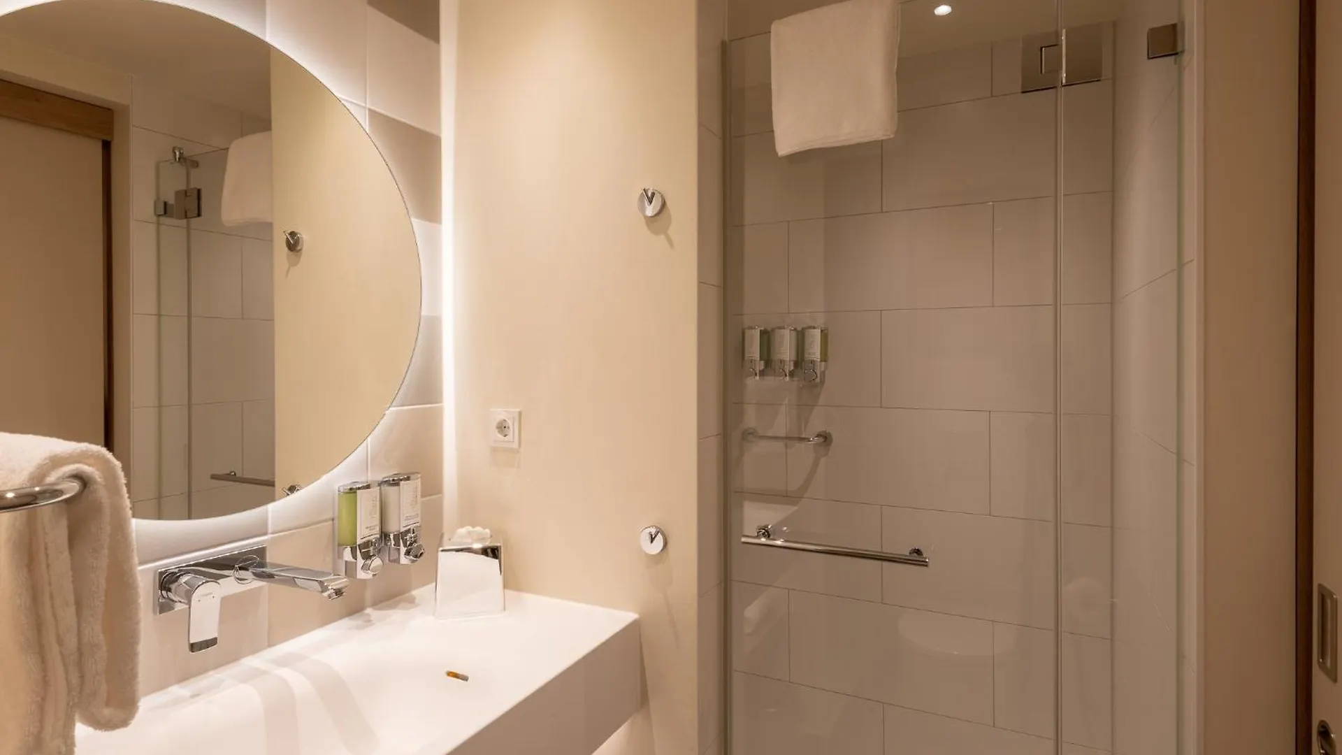 Hampton By Hilton Munich City North Hotel