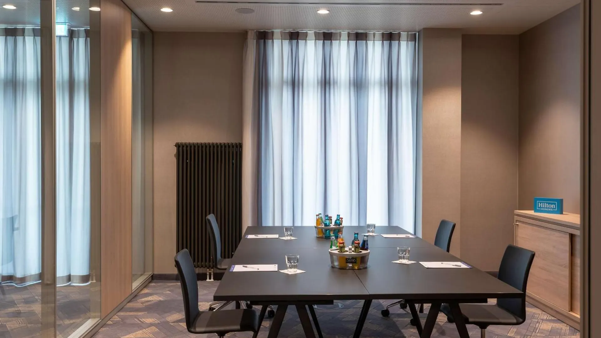 Hampton By Hilton Munich City North 3*,